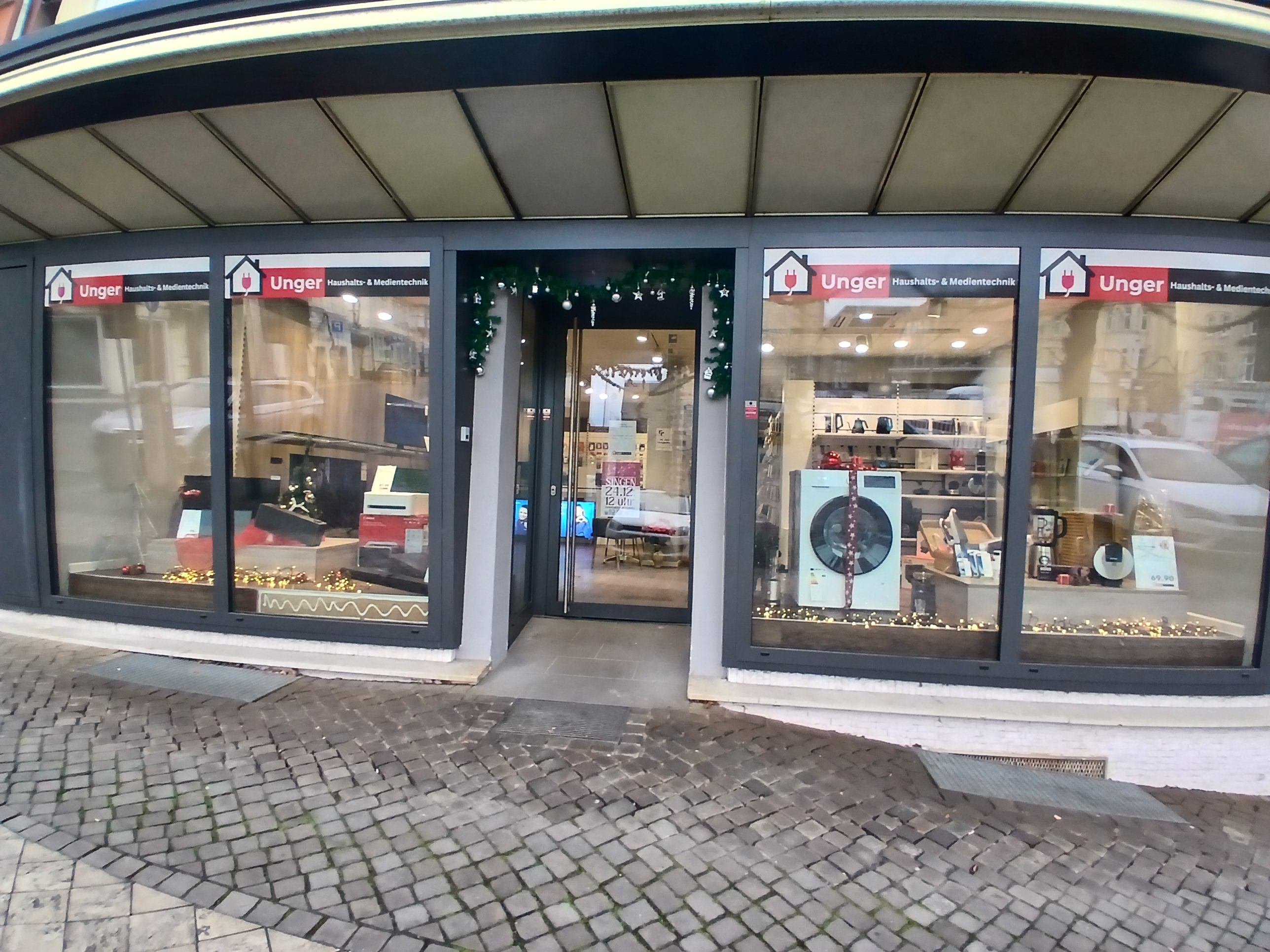 Außenansicht des Ladenlokals in Warburg